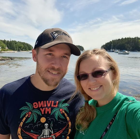 Meet your Posher, Hillary - Picture 1 of 1